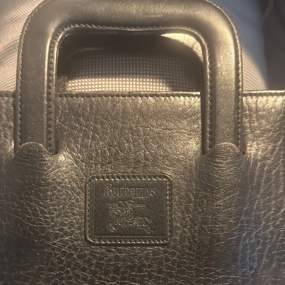 Vintage Burberry Black Leather Briefcase with Structured Design
